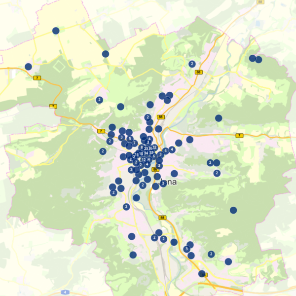 Stadtkarte von Jena, in der viele blaue Punkte eingezeichnet sind